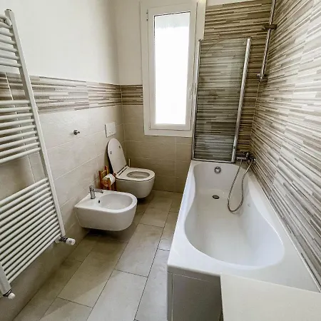 Apartman Martiri - *